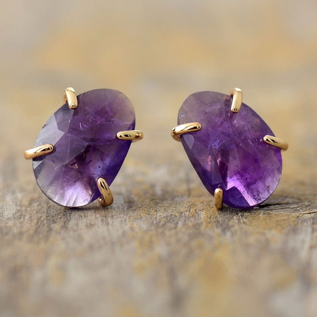 Majestic Queen Stud Earrings - Luulink