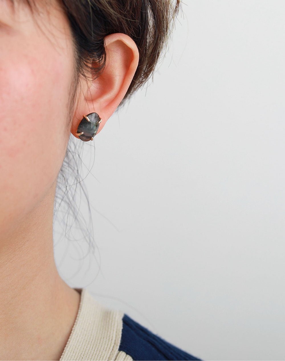 Majestic Queen Stud Earrings - Luulink